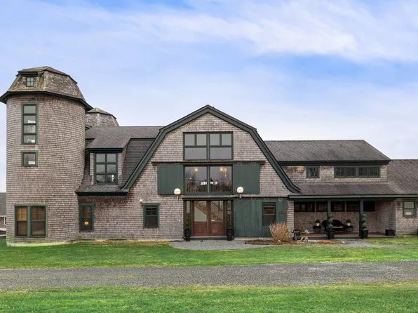 1 Masthead Ln, Dartmouth, MA 02748