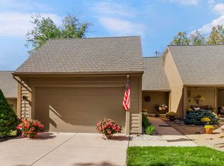 10340 S Clubside Ct, Olathe, KS 66061
