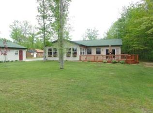 5220 Middle Rd, Hope, MI 48628