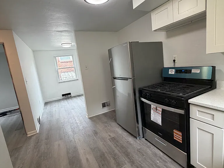 77 N Starr Ave #1 — Photo 11