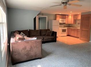 200 Mattapoisett Rd #B, Rochester, MA 02770