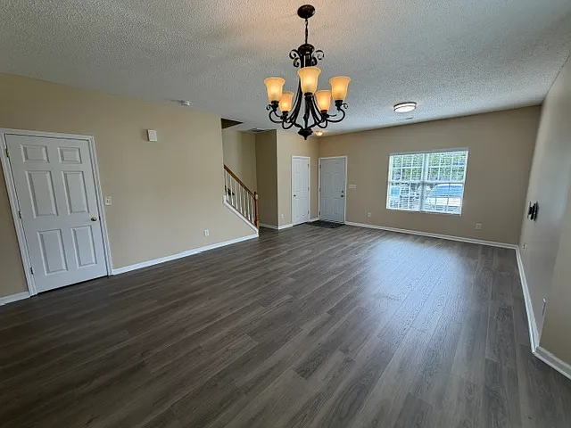 502 Brittany Way — Photo 18