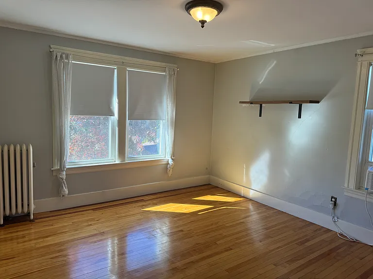 56 Granville Ave — Photo 11
