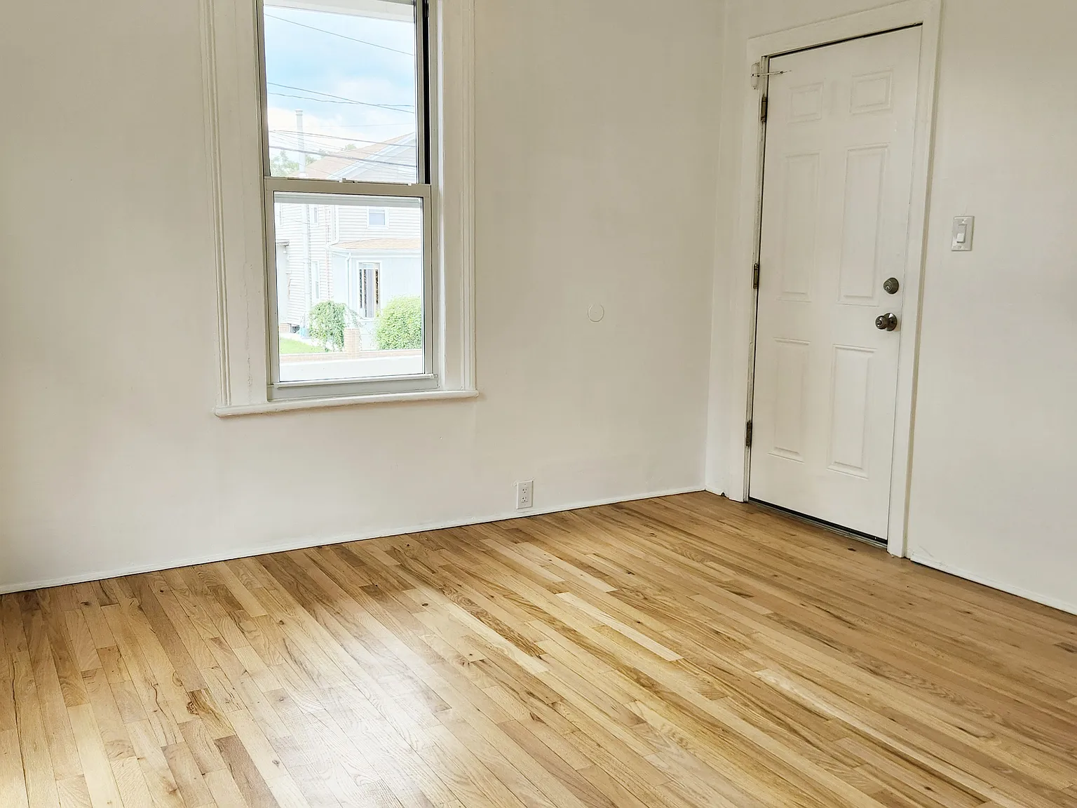 2 bed, 800 sqft, $2,100 — Photo 3