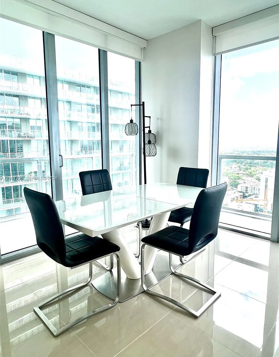 Axis/Brickell 02 Condo — Photo 4