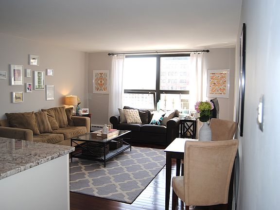 4th image of 445 W Wellington Ave APT 14F