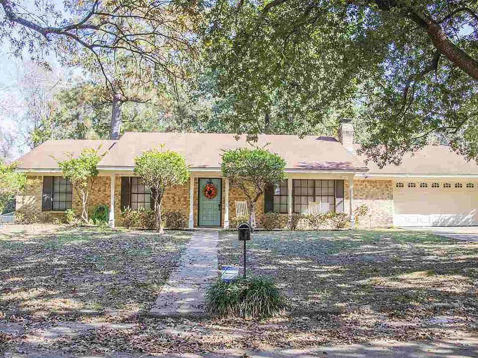 1st image of 608 S Honeysuckle St