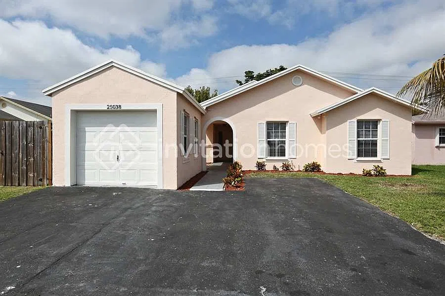 25038 SW 128th Path Homestead, FL 33032 — Photo 1