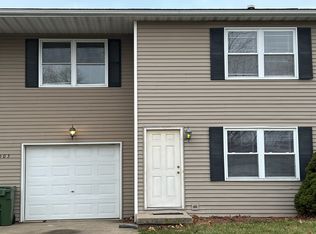 603 N Dianne Ln #B, Mahomet, IL