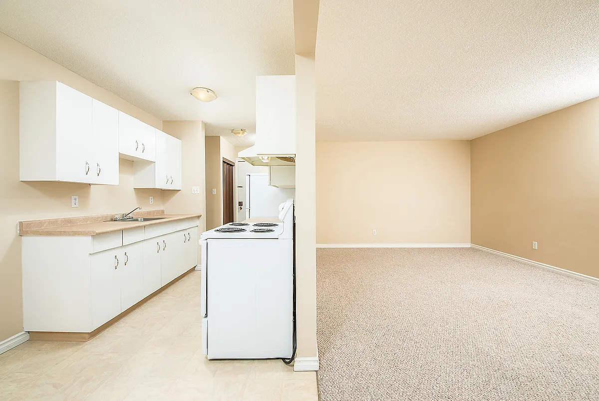 Highland House Apartments — Photo 4