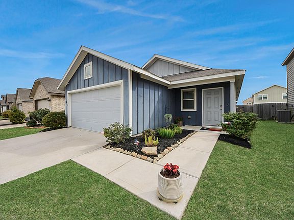 3rd image of 5722 Savanna Pasture Rd