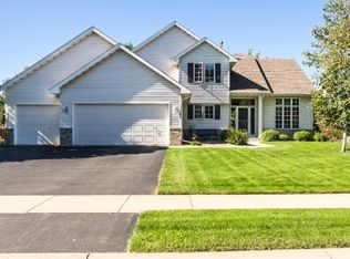 1548 Windsor Dr S, Shakopee, MN 55379