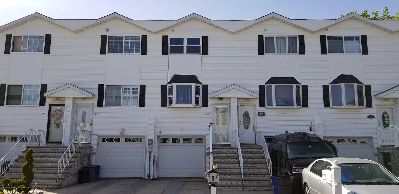 497 Medina St photo 1