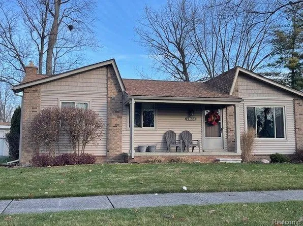 21656 Birch St, Woodhaven, MI 48183