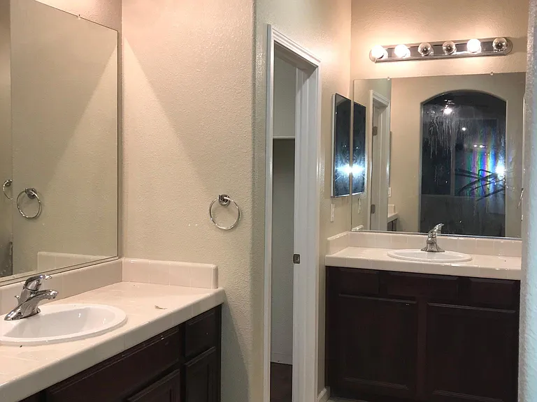 1042 Norwich Way — Photo 9