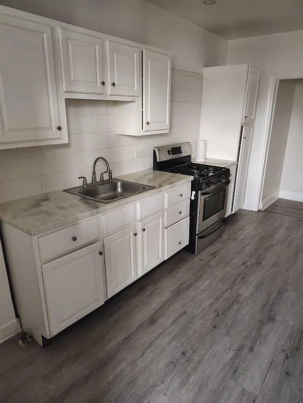 2537 W 63 Realty LLC — Photo 2