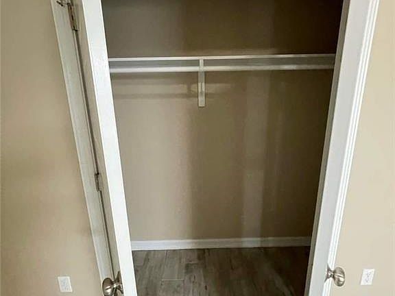 4th image of 1008 W Kohala Ave #2