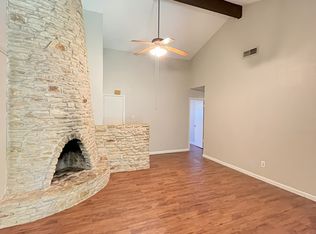 1205-B Glenda Dr, Round Rock, TX 78681