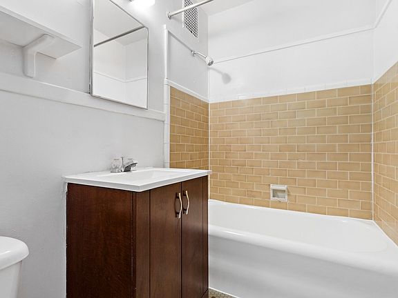 4th image of 4134 11th Ave NE #205