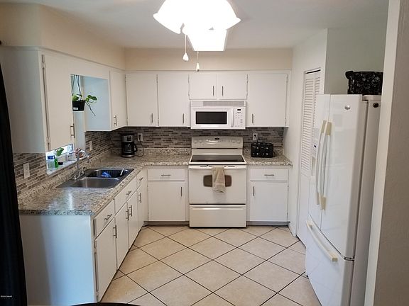 2nd image of 1211 Flomich St