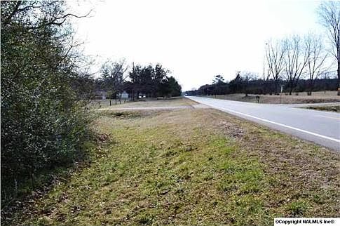 5th image of 7616 State Highway 79 S