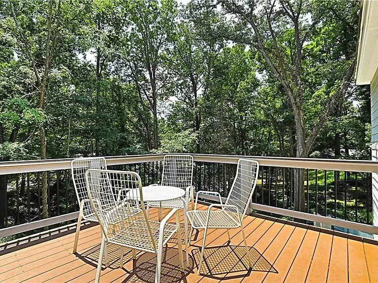 2125 Clay Rd — Photo 14