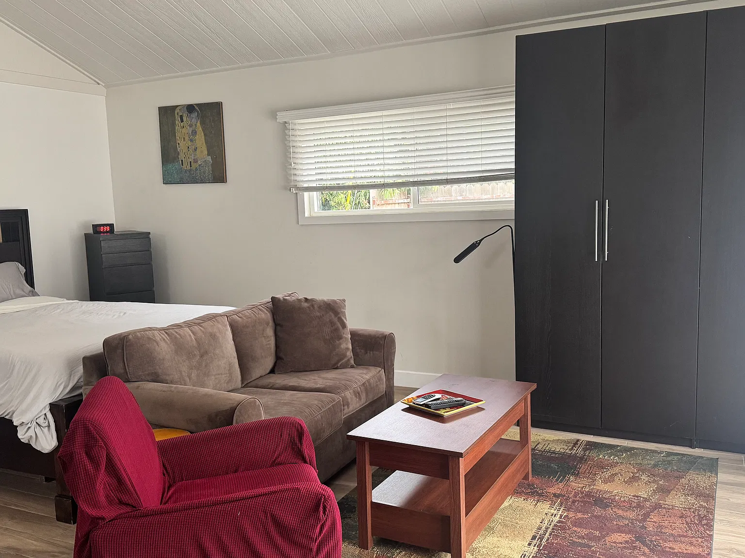 Studio, 400 sqft, $2,200 — Photo 2