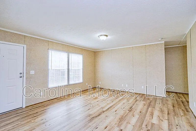 3 bed, 2.0 bath, 1000 sqft, $1,250 — Photo 2