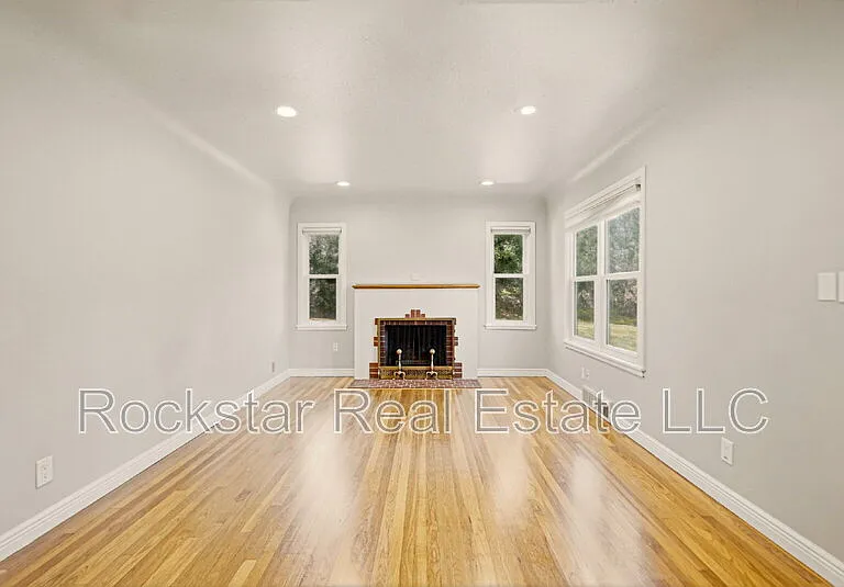 3027 W Cleveland Ave — Photo 5