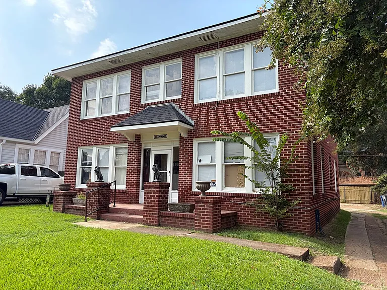 643.5 Ratcliff St — Photo 1