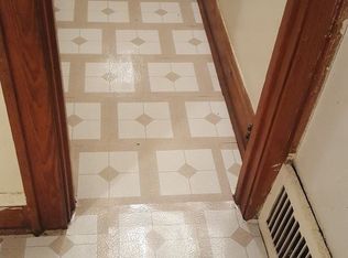 2921 W Fairmount Ave, Milwaukee, WI 53209