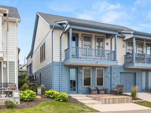 100 Great Loop Dr #34, Ottawa, IL 61350