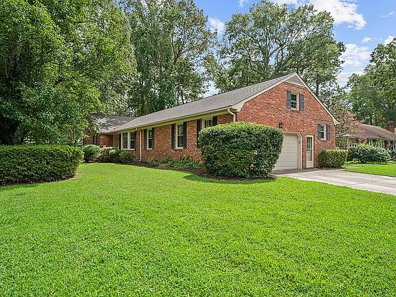 4th image of 4617 McGregor Dr