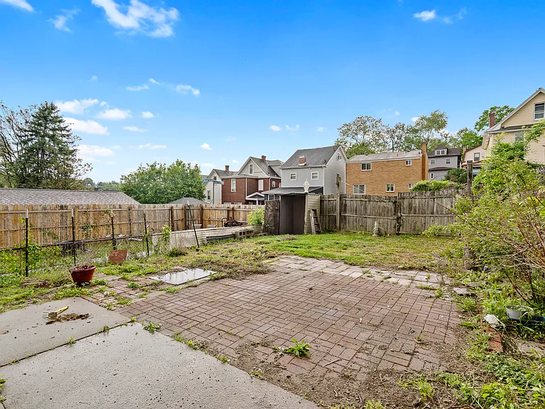 34 Estella Ave — Photo 22