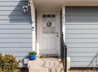 210 NE Bayview Dr, Lees Summit, MO 64064