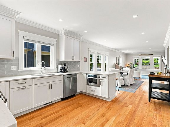 2nd image of 1080 Adams St #1