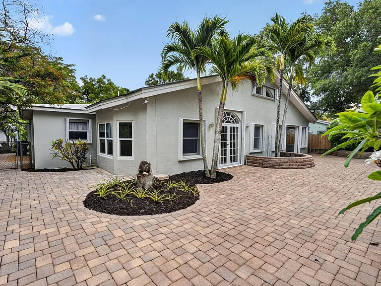 606 Paulina Rd — Photo 45