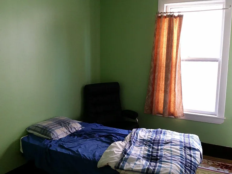 Room 2 to be rented