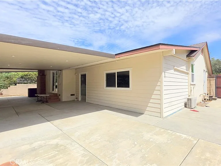 182 E Green St — Photo 28
