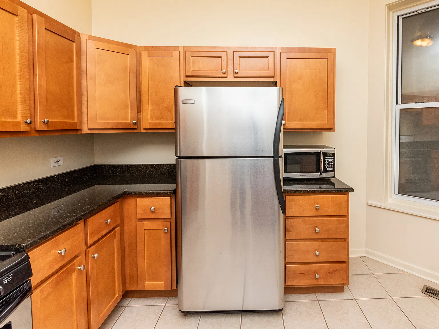 2 bed, 1000 sqft, $2,900 — Photo 3