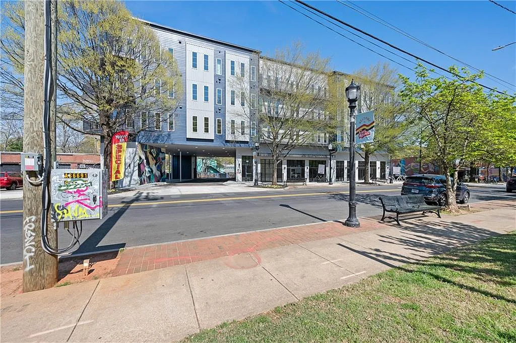 1 bed, 1.0 bath, 756 sqft, $1,750 — Photo 1
