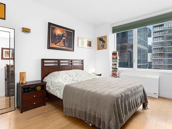 5th image of 22 N 6th St APT 25A
