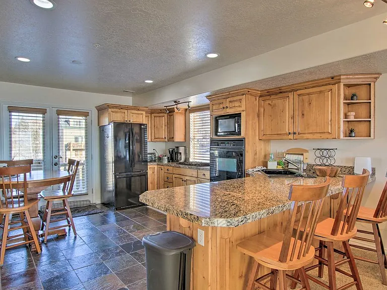 3524 N Fox Run Dr #1 — Photo 25