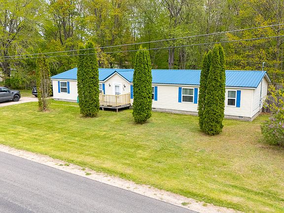 3rd image of 299 Cloverleaf Ln