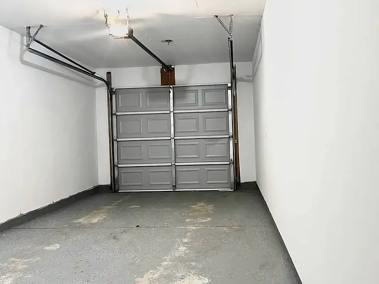 15650 Stone Crossing Dr — Photo 21