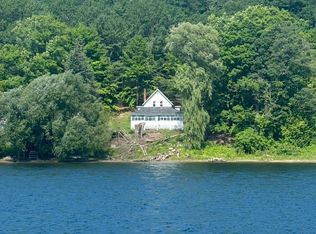 383 Champlain Rd, Penetanguishene, ON L9M1S3