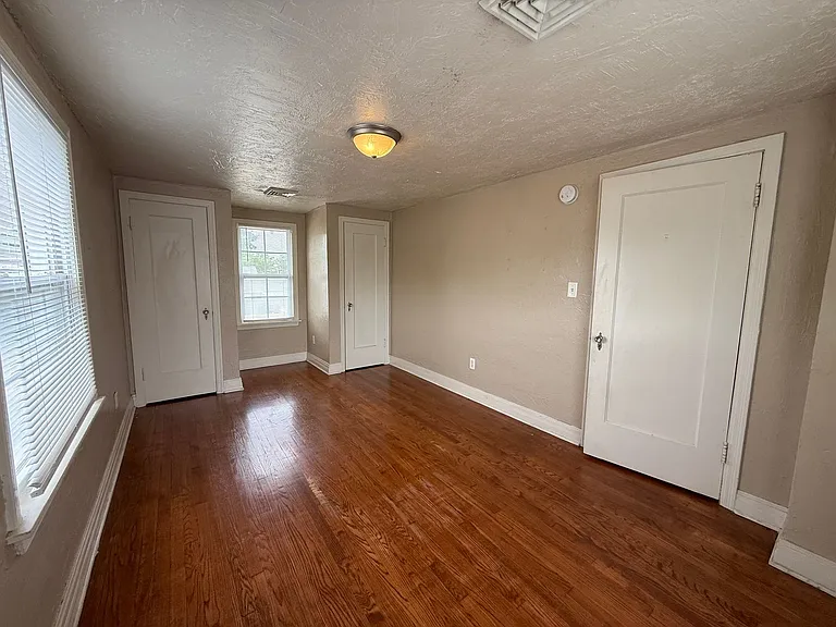 2808 NW 24th St — Photo 19