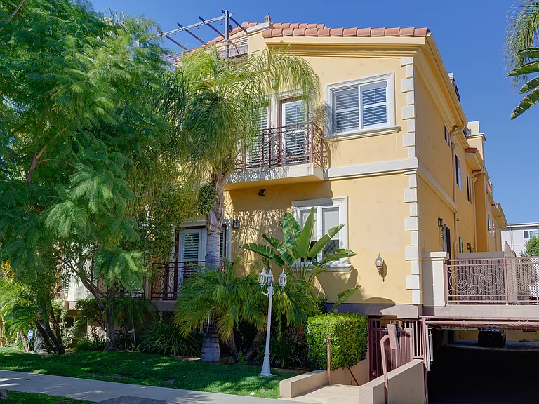 14535 Margate St #1 — Photo 20