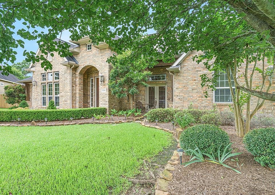 One Story Home on a Secluded Cul-De-Sac Lot; Great Floor Plan