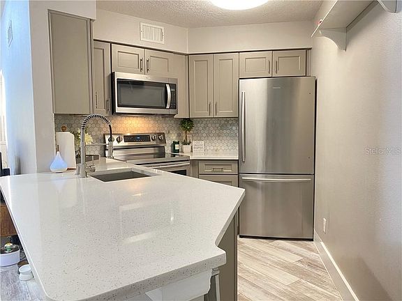 3rd image of 3900 Southpointe Dr APT 109